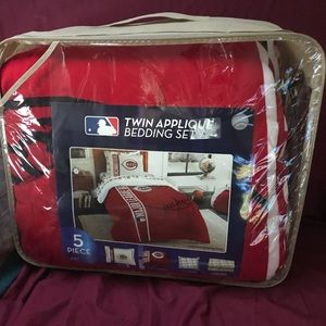 Mlb Bedding Cincinnati Reds Twin Comforter Set Soft Cozy Poshmark